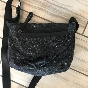 Lululemon festival bag